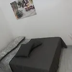 Maya's 2 Nyaraló