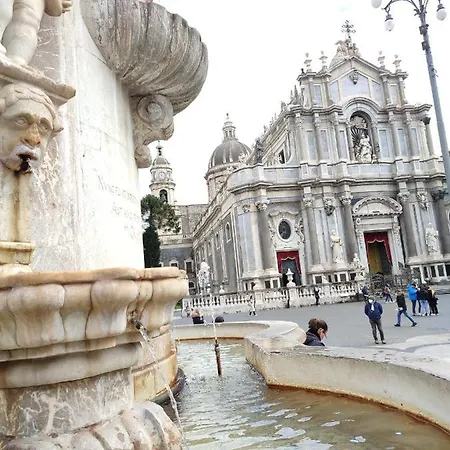 Nyaraló Maya's 2 Catania